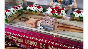 Вечерня Великой субботы с выносом Плащаницы
